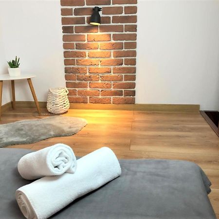 R&R Apart Cracow クラクフ エクステリア 写真