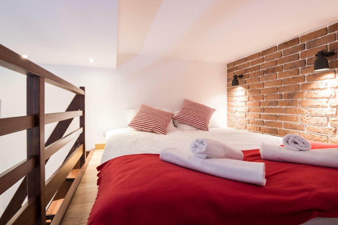 R&R Apart Cracow クラクフ エクステリア 写真