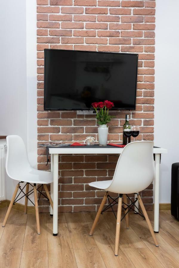 R&R Apart Cracow クラクフ エクステリア 写真