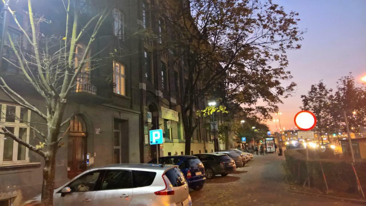 R&R Apart Cracow クラクフ エクステリア 写真